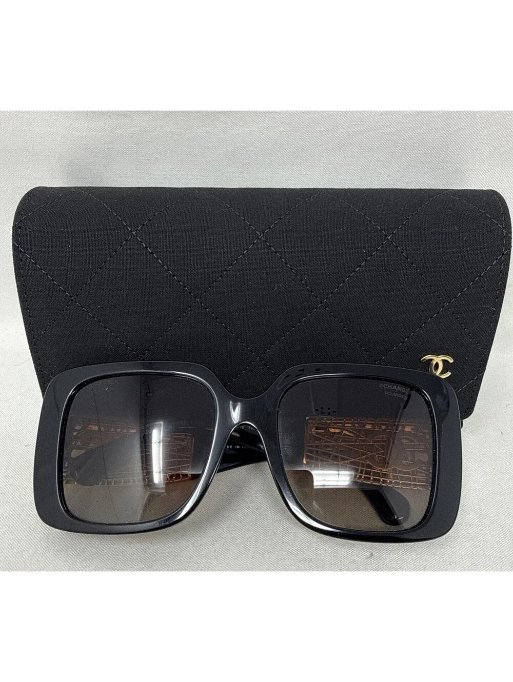 CHANEL CH 5532 Polarized Sunglasses  Black Frame Brown Gradient Lens - Auth  NIB